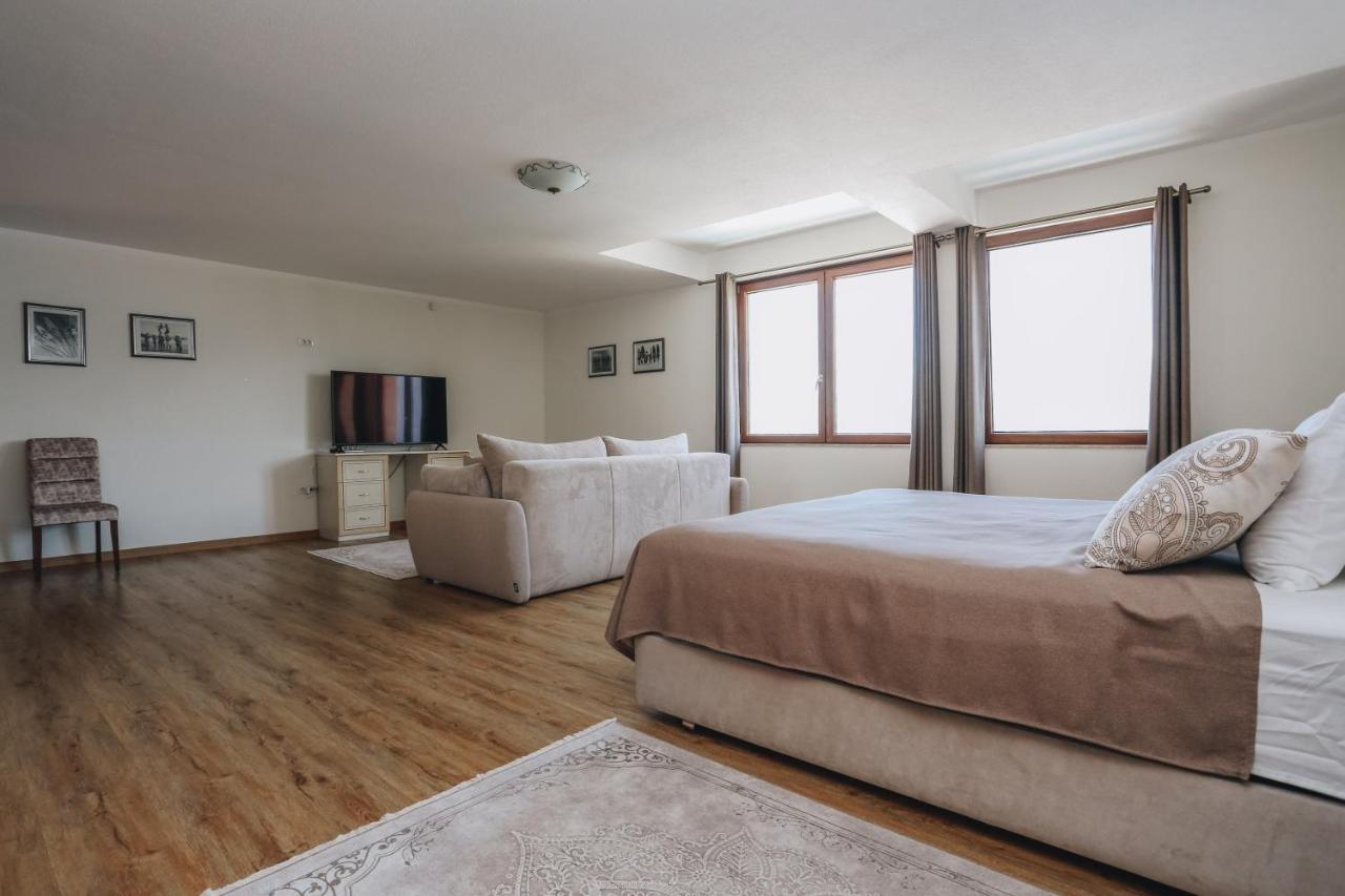 Villa Semiramis Тиват Екстериор снимка