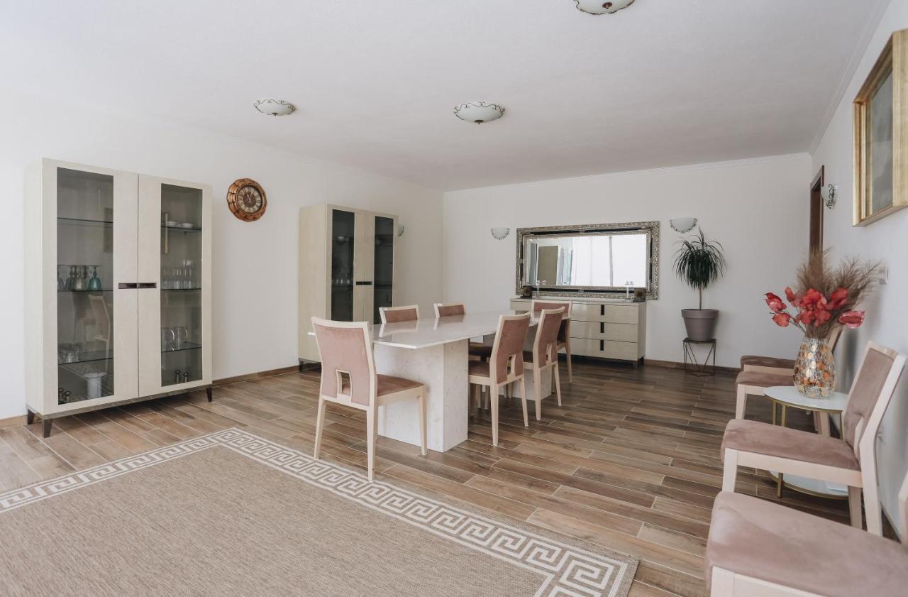 Villa Semiramis Тиват Екстериор снимка