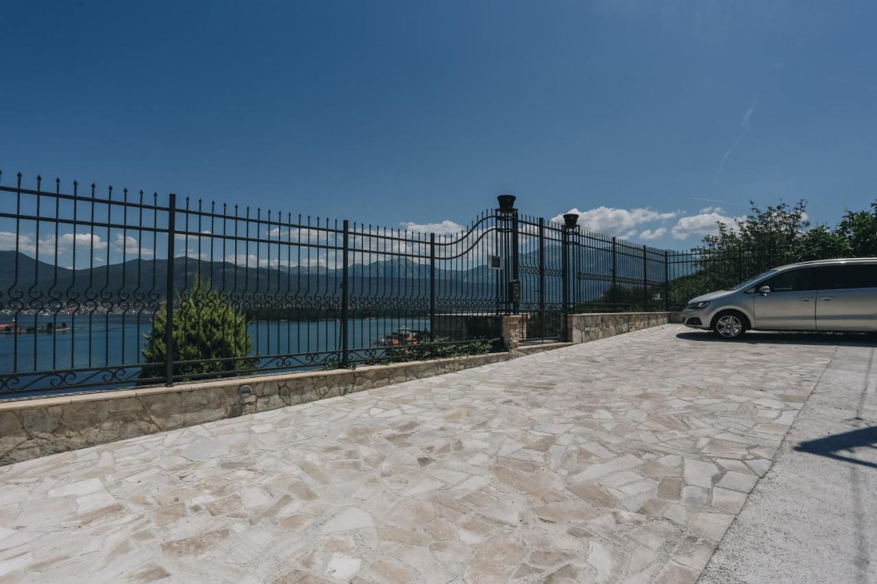 Villa Semiramis Тиват Екстериор снимка