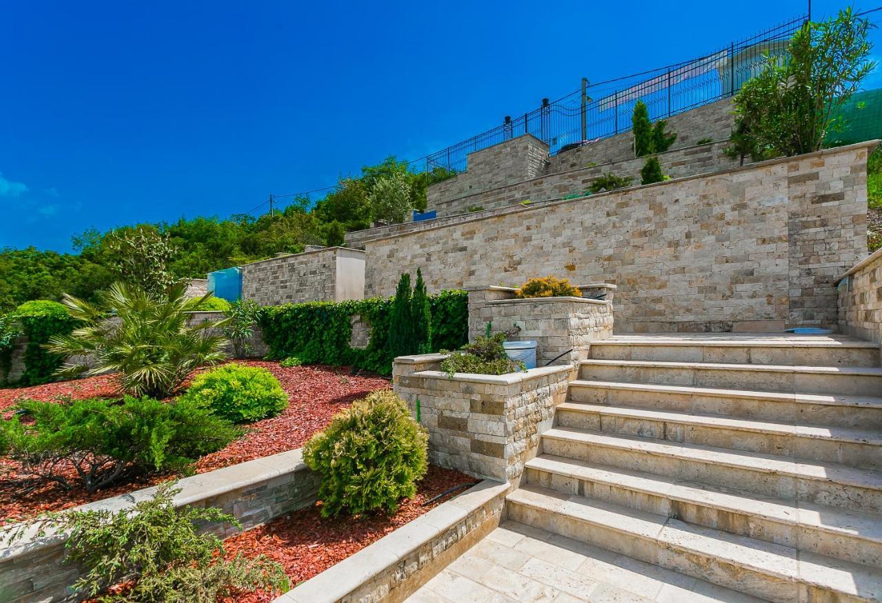 Villa Semiramis Тиват Екстериор снимка